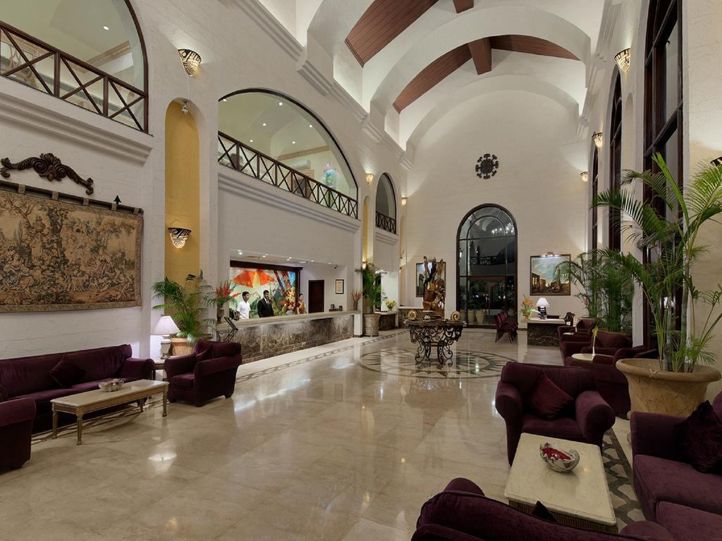 The Golden Palms Hotel & Spa Chik Bānavar Dış mekan fotoğraf