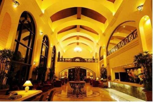 The Golden Palms Hotel & Spa Chik Bānavar Dış mekan fotoğraf