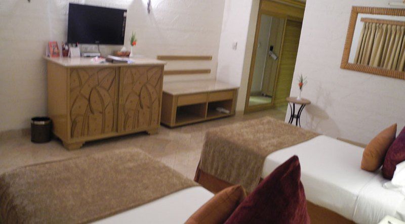 The Golden Palms Hotel & Spa Chik Bānavar Dış mekan fotoğraf