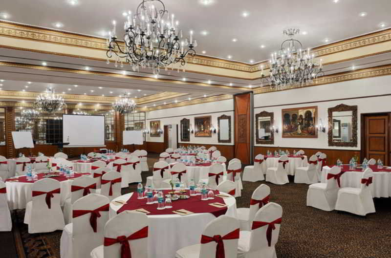 The Golden Palms Hotel & Spa Chik Bānavar Dış mekan fotoğraf